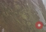 Standbild USAF A-1E skyraiders Loslassen napalm fällt Bien Hoa Vietnam ab, 1965, aus Sekunde 16 historischem Filmmaterial Videoclip 65675026854