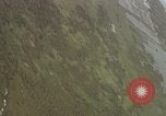 Standbild USAF A-1E skyraiders Loslassen napalm fällt Bien Hoa Vietnam ab, 1965, aus Sekunde 17 historischem Filmmaterial Videoclip 65675026854