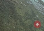 Standbild USAF A-1E skyraiders Loslassen napalm fällt Bien Hoa Vietnam ab, 1965, aus Sekunde 20 historischem Filmmaterial Videoclip 65675026854
