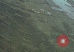 Standbild USAF A-1E skyraiders Loslassen napalm fällt Bien Hoa Vietnam ab, 1965, aus Sekunde 22 historischem Filmmaterial Videoclip 65675026854