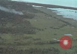 Standbild USAF A-1E skyraiders Loslassen napalm fällt Bien Hoa Vietnam ab, 1965, aus Sekunde 29 historischem Filmmaterial Videoclip 65675026854