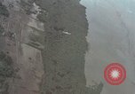 Standbild USAF A-1E skyraiders Loslassen napalm fällt Bien Hoa Vietnam ab, 1965, aus Sekunde 49 historischem Filmmaterial Videoclip 65675026854