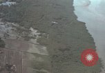 Standbild USAF A-1E skyraiders Loslassen napalm fällt Bien Hoa Vietnam ab, 1965, aus Sekunde 53 historischem Filmmaterial Videoclip 65675026854
