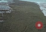 Standbild USAF A-1E skyraiders Loslassen napalm fällt Bien Hoa Vietnam ab, 1965, aus Sekunde 59 historischem Filmmaterial Videoclip 65675026854