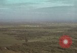 Standbild drei AI-1E skyraiders bereit für Air Strike Bien Hoa Vietnam ab, 1965, aus Sekunde 23 historischem Filmmaterial Videoclip 65675026855