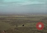 Standbild drei AI-1E skyraiders bereit für Air Strike Bien Hoa Vietnam ab, 1965, aus Sekunde 24 historischem Filmmaterial Videoclip 65675026855