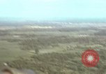 Standbild drei AI-1E skyraiders bereit für Air Strike Bien Hoa Vietnam ab, 1965, aus Sekunde 25 historischem Filmmaterial Videoclip 65675026855