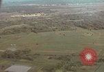 Standbild drei AI-1E skyraiders bereit für Air Strike Bien Hoa Vietnam ab, 1965, aus Sekunde 35 historischem Filmmaterial Videoclip 65675026855