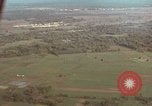 Standbild drei AI-1E skyraiders bereit für Air Strike Bien Hoa Vietnam ab, 1965, aus Sekunde 37 historischem Filmmaterial Videoclip 65675026855