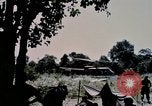 Standbild US-Soldaten" Boden die Aktivitäten im Betrieb Attleboro Dau Tieng Landebahn Vietnam, 1966, aus Sekunde 11 historischem Filmmaterial Videoclip 65675026865