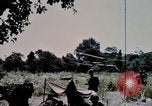 Standbild US-Soldaten" Boden die Aktivitäten im Betrieb Attleboro Dau Tieng Landebahn Vietnam, 1966, aus Sekunde 15 historischem Filmmaterial Videoclip 65675026865