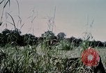 Standbild US-Soldaten" Boden die Aktivitäten im Betrieb Attleboro Dau Tieng Landebahn Vietnam, 1966, aus Sekunde 25 historischem Filmmaterial Videoclip 65675026865