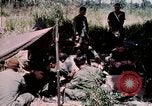 Standbild US-Soldaten" Boden die Aktivitäten im Betrieb Attleboro Dau Tieng Landebahn Vietnam, 1966, aus Sekunde 39 historischem Filmmaterial Videoclip 65675026865