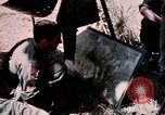 Standbild US-Soldaten" Boden die Aktivitäten im Betrieb Attleboro Dau Tieng Landebahn Vietnam, 1966, aus Sekunde 44 historischem Filmmaterial Videoclip 65675026865