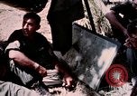 Standbild US-Soldaten" Boden die Aktivitäten im Betrieb Attleboro Dau Tieng Landebahn Vietnam, 1966, aus Sekunde 50 historischem Filmmaterial Videoclip 65675026865