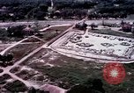 Standbild O-1E Flugzeug aus während des Betriebs Attleboro Dau Tieng Landebahn Vietnam, 1966, aus Sekunde 19 historischem Filmmaterial Videoclip 65675026869