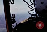 Standbild O-1E Flugzeug aus während des Betriebs Attleboro Dau Tieng Landebahn Vietnam, 1966, aus Sekunde 58 historischem Filmmaterial Videoclip 65675026869