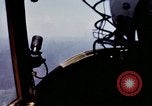 Standbild O-1E Flugzeug aus während des Betriebs Attleboro Dau Tieng Landebahn Vietnam, 1966, aus Sekunde 61 historischem Filmmaterial Videoclip 65675026869