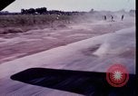 Standbild Aktivitäten der Piloten im Cockpit der C-123-Ebene Dau Tieng Vietnam, 1966, aus Sekunde 3 historischem Filmmaterial Videoclip 65675026870