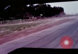 Standbild Aktivitäten der Piloten im Cockpit der C-123-Ebene Dau Tieng Vietnam, 1966, aus Sekunde 10 historischem Filmmaterial Videoclip 65675026870