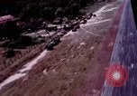 Standbild Aktivitäten der Piloten im Cockpit der C-123-Ebene Dau Tieng Vietnam, 1966, aus Sekunde 19 historischem Filmmaterial Videoclip 65675026870
