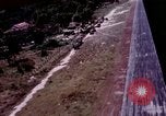 Standbild Aktivitäten der Piloten im Cockpit der C-123-Ebene Dau Tieng Vietnam, 1966, aus Sekunde 20 historischem Filmmaterial Videoclip 65675026870