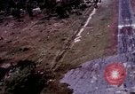 Standbild Aktivitäten der Piloten im Cockpit der C-123-Ebene Dau Tieng Vietnam, 1966, aus Sekunde 23 historischem Filmmaterial Videoclip 65675026870