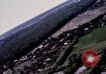 Standbild Aktivitäten der Piloten im Cockpit der C-123-Ebene Dau Tieng Vietnam, 1966, aus Sekunde 32 historischem Filmmaterial Videoclip 65675026870