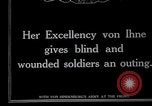Immagine di Frau von Ihne Berlino Germania, 1915, secondo 8 filmato di repertorio 65675026875