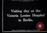 Immagine di Victoria Louise ospedale Berlino Germania, 1915, secondo 3 filmato di repertorio 65675026878