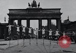 Immagine di Unicyclists Berlino Germania, 1930, secondo 7 filmato di repertorio 65675026884