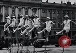 Immagine di Unicyclists Berlino Germania, 1930, secondo 15 filmato di repertorio 65675026884