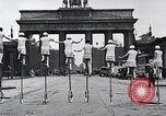 Immagine di Unicyclists Berlino Germania, 1930, secondo 27 filmato di repertorio 65675026884