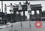 Immagine di Unicyclists Berlino Germania, 1930, secondo 42 filmato di repertorio 65675026884