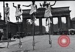 Immagine di Unicyclists Berlino Germania, 1930, secondo 43 filmato di repertorio 65675026884