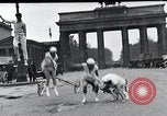 Immagine di Unicyclists Berlino Germania, 1930, secondo 44 filmato di repertorio 65675026884