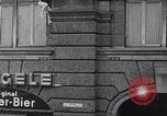 Standbild gefährliche Leistung Berlin Deutschland, 1930, aus Sekunde 19 historischem Filmmaterial Videoclip 65675026888