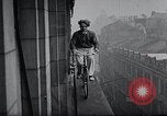 Standbild gefährliche Leistung Berlin Deutschland, 1930, aus Sekunde 54 historischem Filmmaterial Videoclip 65675026888