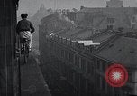 Standbild gefährliche Leistung Berlin Deutschland, 1930, aus Sekunde 62 historischem Filmmaterial Videoclip 65675026888