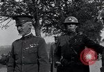 Standbild Generäle Inspektion US3 Armee Truppen Frankreich, 1918, aus Sekunde 37 historischem Filmmaterial Videoclip 65675026889