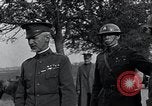 Standbild Generäle Inspektion US3 Armee Truppen Frankreich, 1918, aus Sekunde 41 historischem Filmmaterial Videoclip 65675026889