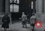 Standbild Ereignisse während der 1918 deutschen Revolution Berlin Deutschland, 1918, aus Sekunde 28 historischem Filmmaterial Videoclip 65675026890