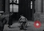 Standbild Ereignisse während der 1918 deutschen Revolution Berlin Deutschland, 1918, aus Sekunde 31 historischem Filmmaterial Videoclip 65675026890