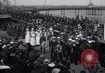 Standbild Körper von Edith Louisa Cavell Norwich England, 1919, aus Sekunde 28 historischem Filmmaterial Videoclip 65675026892