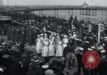 Standbild Körper von Edith Louisa Cavell Norwich England, 1919, aus Sekunde 34 historischem Filmmaterial Videoclip 65675026892
