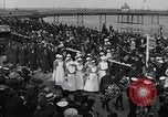 Standbild Körper von Edith Louisa Cavell Norwich England, 1919, aus Sekunde 35 historischem Filmmaterial Videoclip 65675026892
