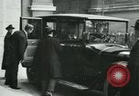 Standbild Ankunft der Würdenträger Paris Frankreich, 1919, aus Sekunde 6 historischem Filmmaterial Videoclip 65675026904