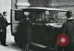 Standbild Ankunft der Würdenträger Paris Frankreich, 1919, aus Sekunde 8 historischem Filmmaterial Videoclip 65675026904