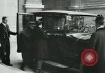 Standbild Ankunft der Würdenträger Paris Frankreich, 1919, aus Sekunde 9 historischem Filmmaterial Videoclip 65675026904