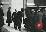 Standbild Ankunft der Würdenträger Paris Frankreich, 1919, aus Sekunde 17 historischem Filmmaterial Videoclip 65675026904